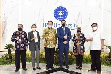 IPB University, Duta Besar Bosnia dan Herzegovina, Mehmed Halilovic, Institut Pertanian Bogor, pendidikan tinggi